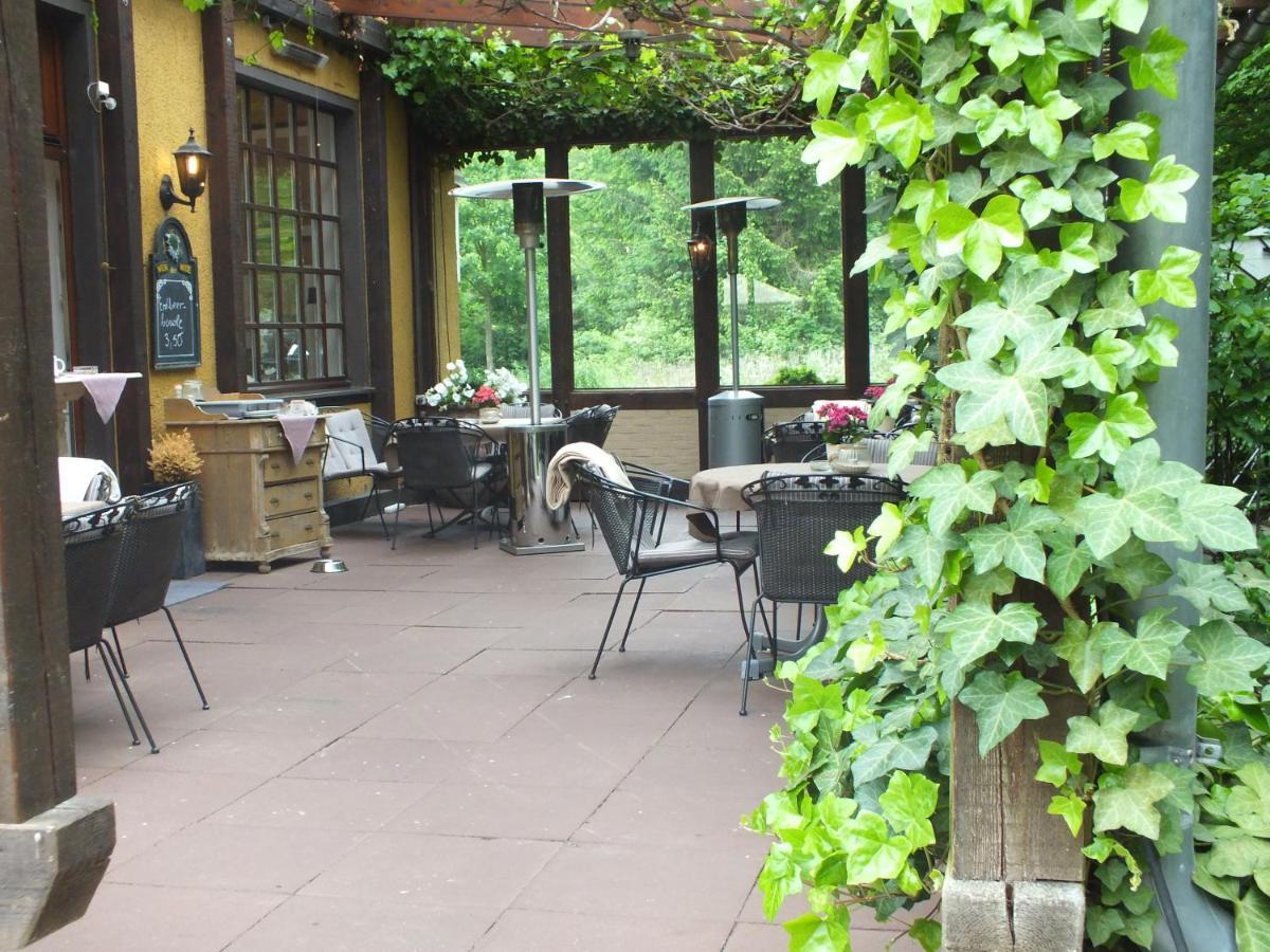 Hotel Holter Schlosskrug Schloss Holte-Stukenbrock Exterior photo